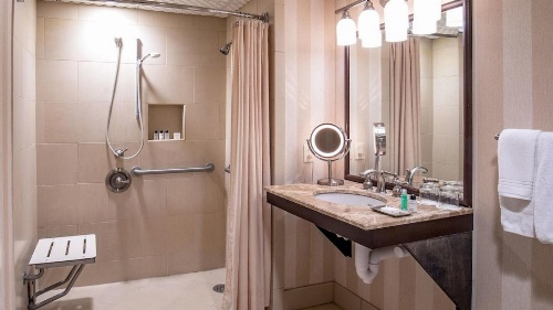 The Equinox Golf Resort & Spa image 3